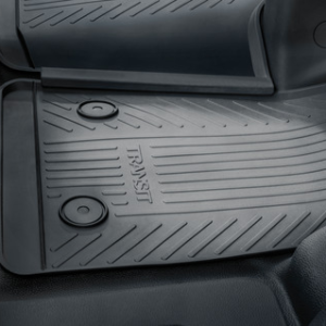 Tepih, spredaj gumiran, črn